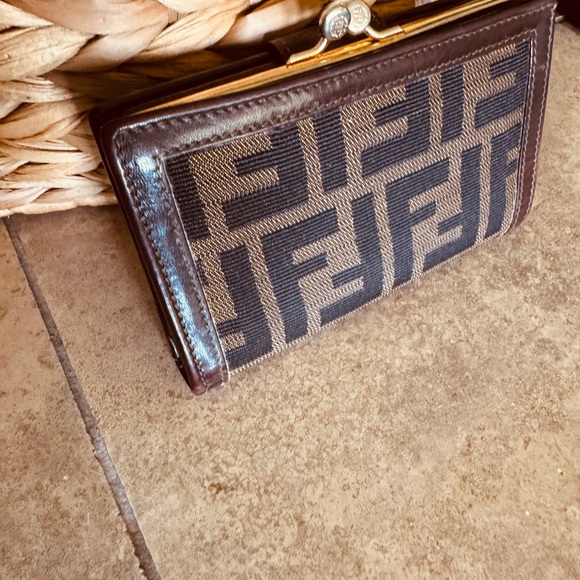 Fendi Zucca compact wallet Authentic - Picture 4 of 4
